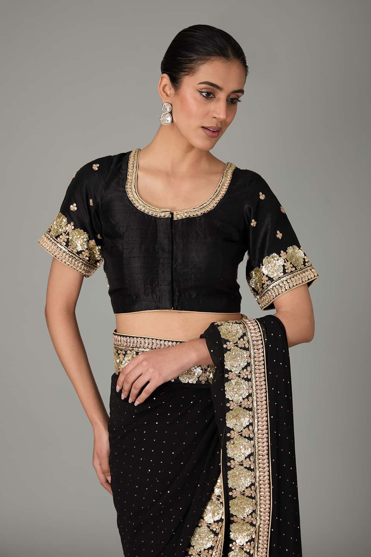 Beautiful Bold Black Saree thumbnail 5