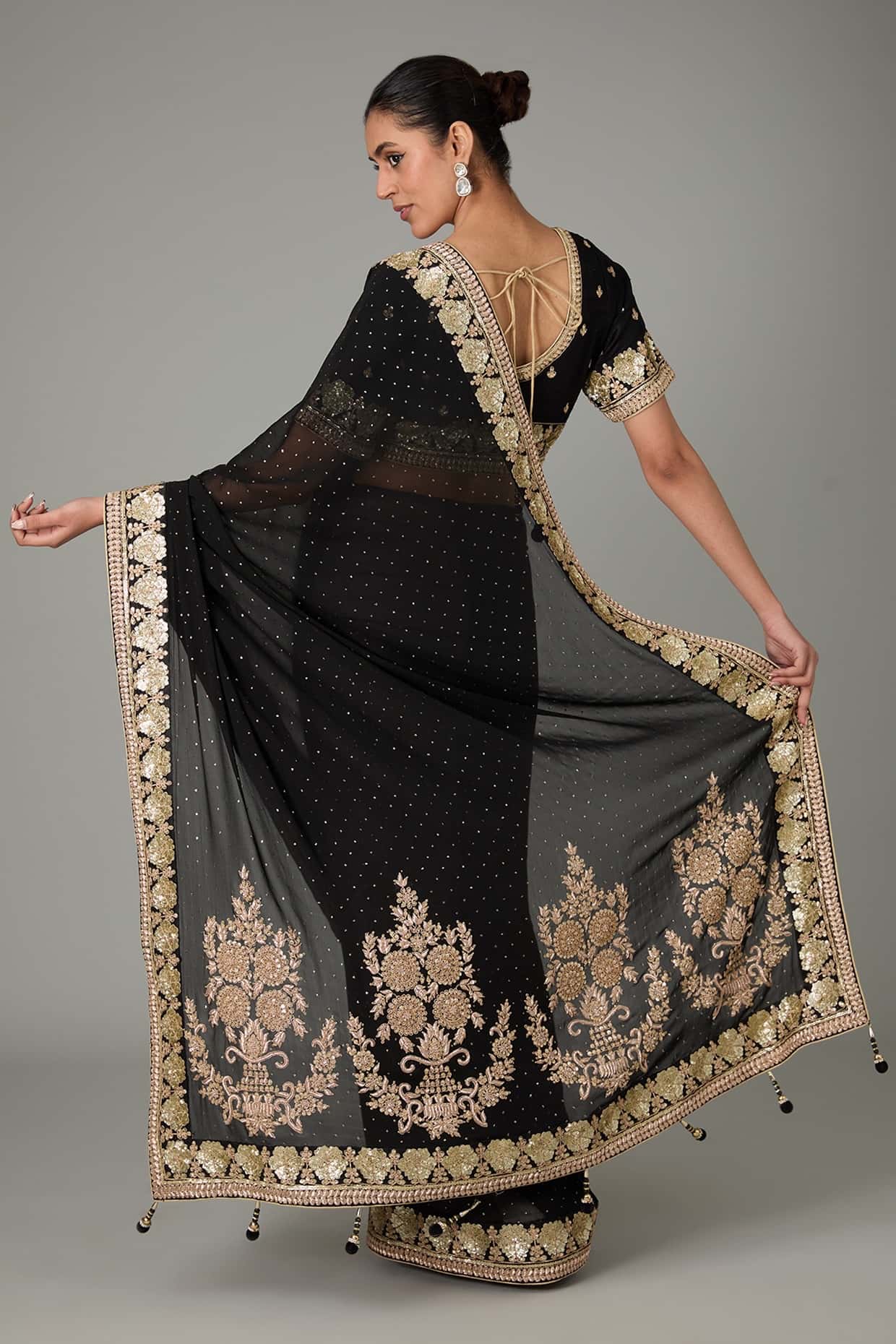 Beautiful Bold Black Saree thumbnail 2