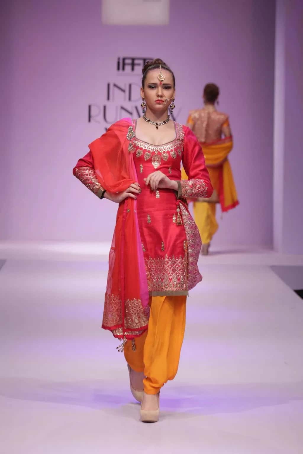 Red Aari Salwar Suit thumbnail 2