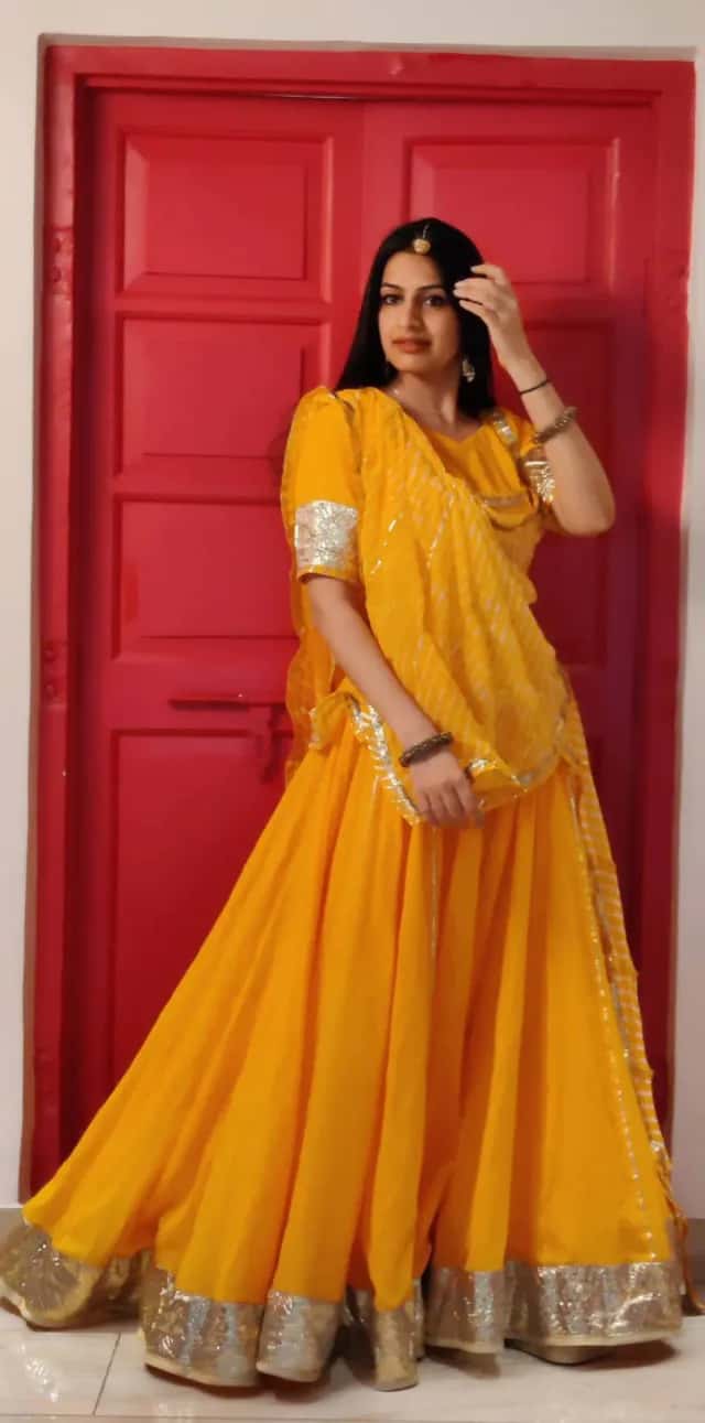 Yellow Rajputi Poshak - 80 Kali Lehenga thumbnail 5